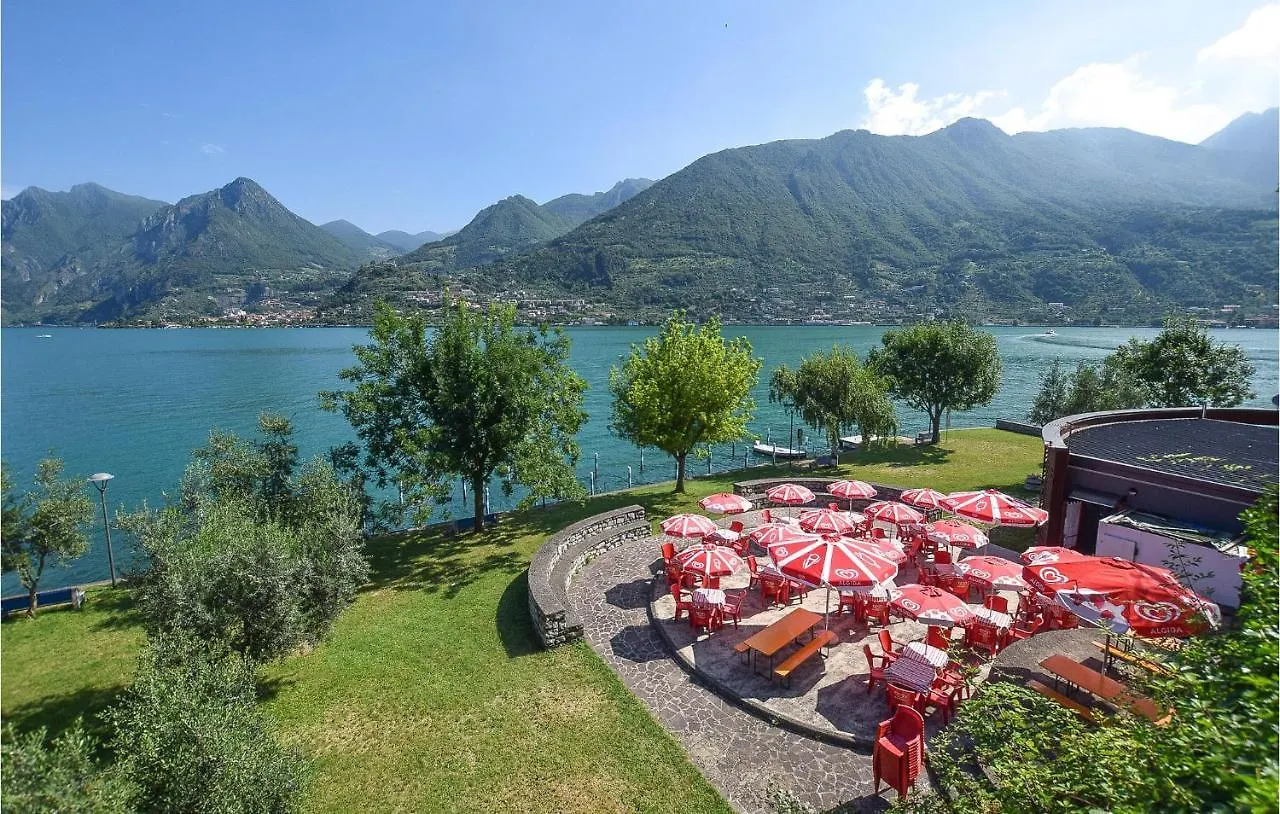 2 Bedroom Stunning Apartment In Solto Collina Bg Riva di Solto