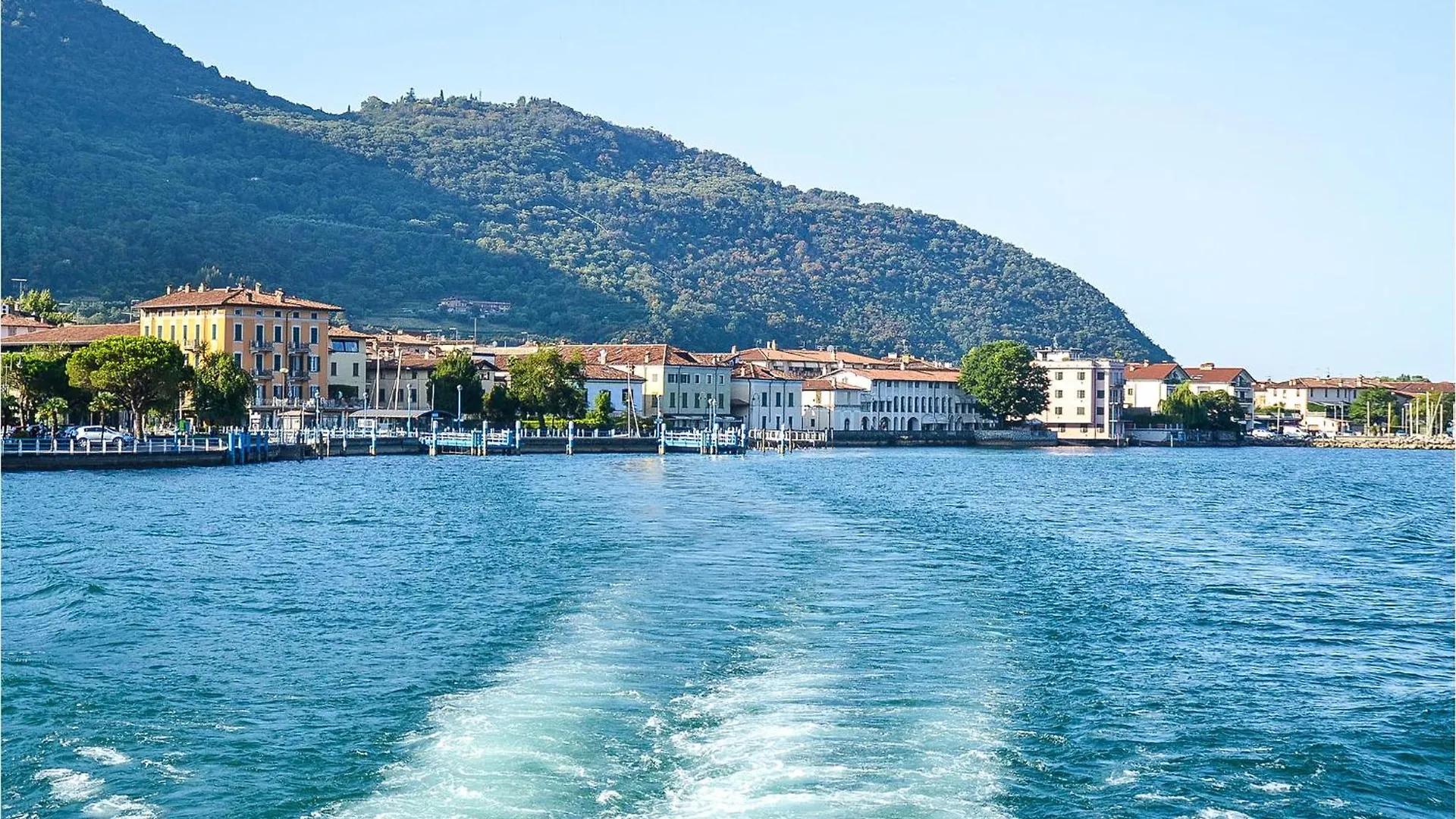 2 Bedroom Stunning Apartment In Solto Collina Bg Riva di Solto Italia