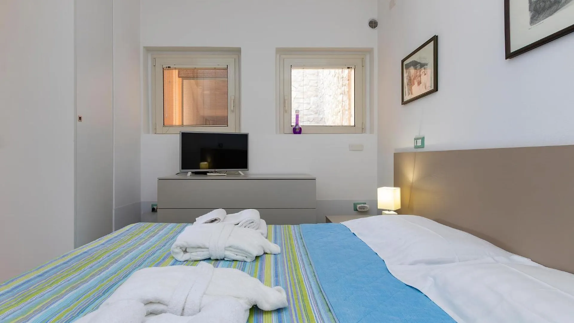 2 Bedroom Stunning Apartment In Solto Collina Bg Riva di Solto
